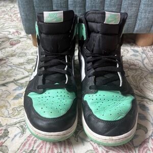 Nike Air Jordan 1 Retro OG high Black and Mint Green High-Top Sneakers